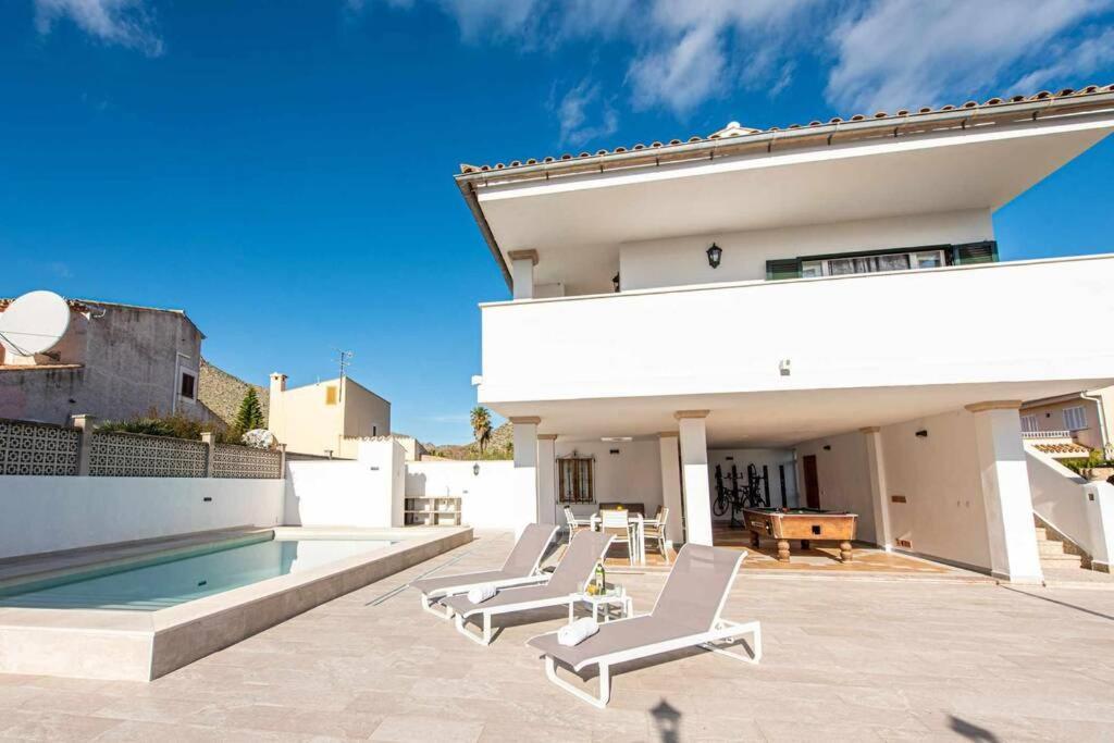 Villa Varon Blue